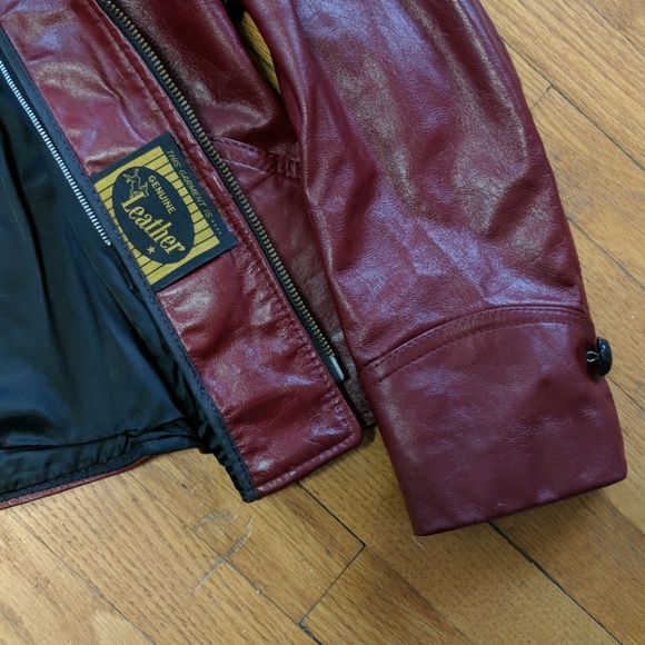 Red leather jacket - Picture 2 of 3
